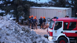 Продължава издирването на затрупаните под руините в Слънчев ден