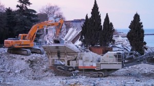 Срутилият се хотел е в комплекса на Г Гергов