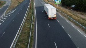 Ограничава се движението на МПС над 12 т по автомагистралите