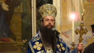 Дядо Николай отслужва богослужение навръх Великден