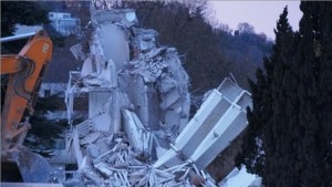 Телефонът на един от издирваните работници даде свободно