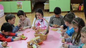 1 200 великденски яйца боядисаха деца от община Димитровград