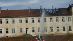 Небрежност при боравене с открит огън е причината за пожара