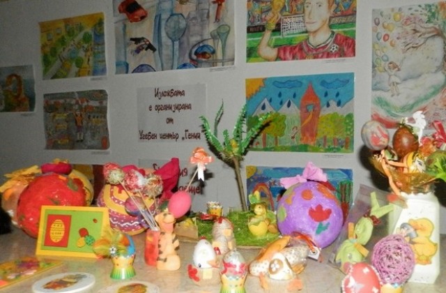 Великденско ателие-базар събра интересни сувенири с благотворителна цел