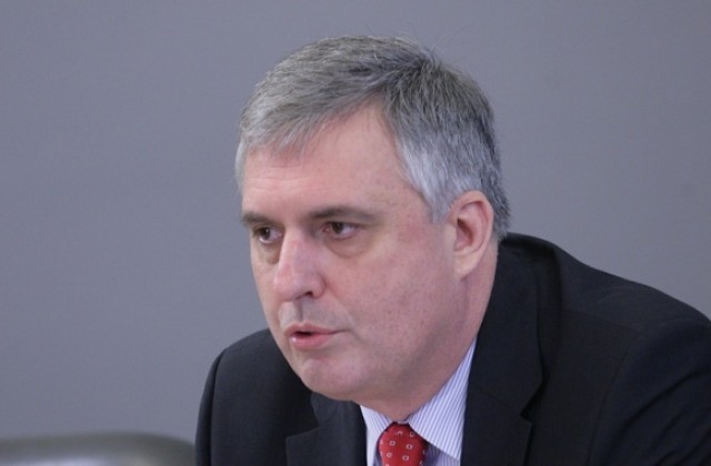 Осигуровките остават замразени и догодина