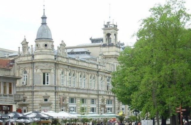 На театър след Великденските празници