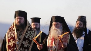 Митрополит Гавриил донесе Благодатния огън в България