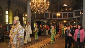 Дядо Владика служи за Великден в Разград