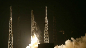 Компанията Спейс Екс с нов опит да съхрани ракетата си