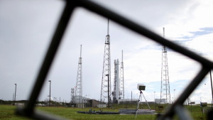 Дракон не излетя за МКС заради силен вятър