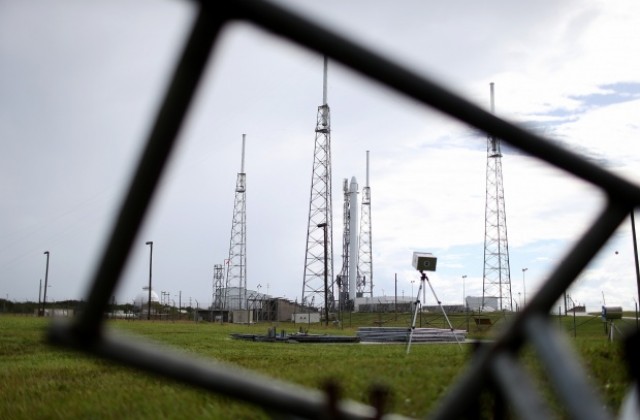 „Дракон” не излетя за МКС заради силен вятър