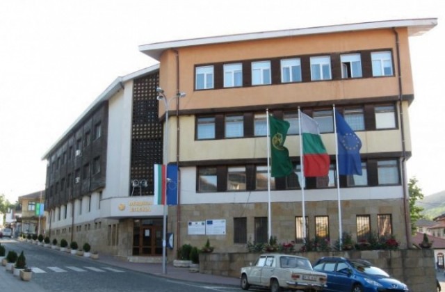 15 души работят по Регионалната програма за заетост в Еленско