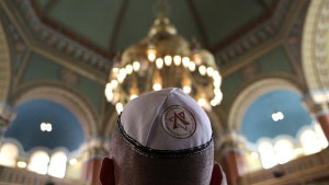 Йом Ашоа възпоменателен ден за жертвите на Холокоста