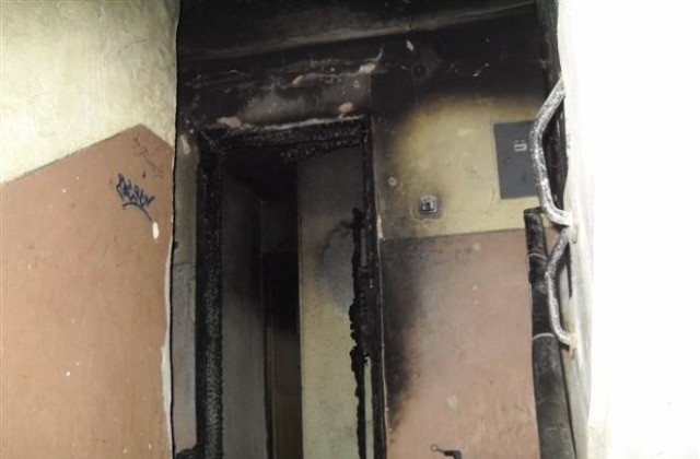 Забравена готварска печка предизвика пожар в апартамент