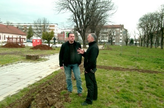Община Севлиево изгражда система за напояване в парк „Казармите“ и на кръговото кръстовище