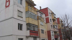 Четири блока Мездра сключиха договори за безплатно саниране