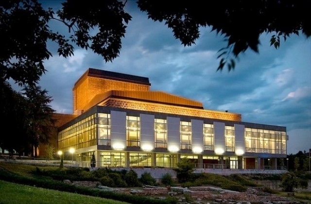 Общината няма да подкрепи финансово операта. Задълженията надхвърлят 750 000 лева.