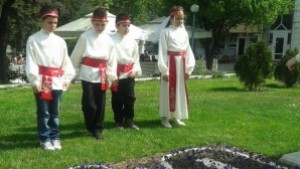 Символ от живи цветя в памет на 15 млн арменци