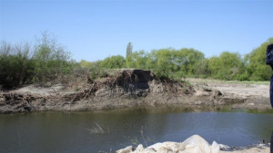 До месец възстановяват скъсаната дига на река Сазлийка