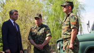 Президентът иска устойчиво в годините решение за пенсионирането на военните