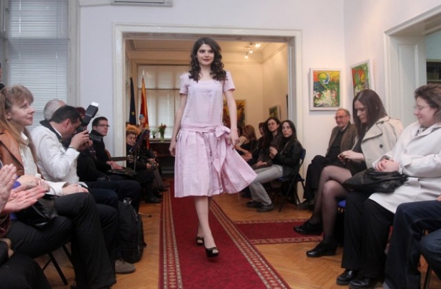 Македонски музей представи староградска и съвременна мода в София