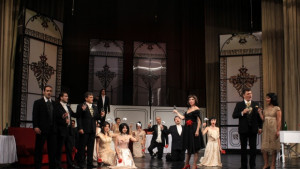 Миряна Калушкова влиза в ролята на Виолета в операта Травиата