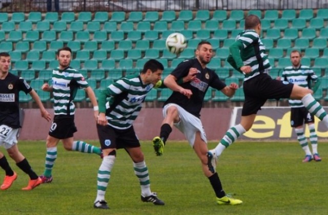 Черно море устиска под напора на Славия