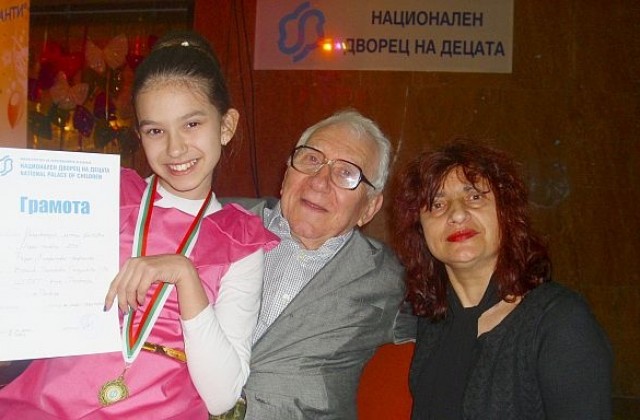 Четвъртокласничка от Разград с награда от Международния фестивал „Млади таланти“