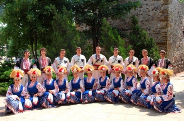 Танцови състави от Враца покориха публика и жури