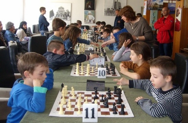 Пролетен турнир по ускорен шах проведоха в Шахматен клуб Плевен XXI