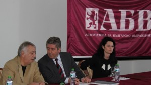 Първанов отправи критики към двама министри