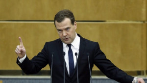 Медведев Руската отбранителна промишленост се разраства въпреки санкциите