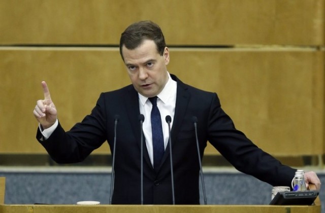 Медведев: Руската отбранителна промишленост се разраства въпреки санкциите