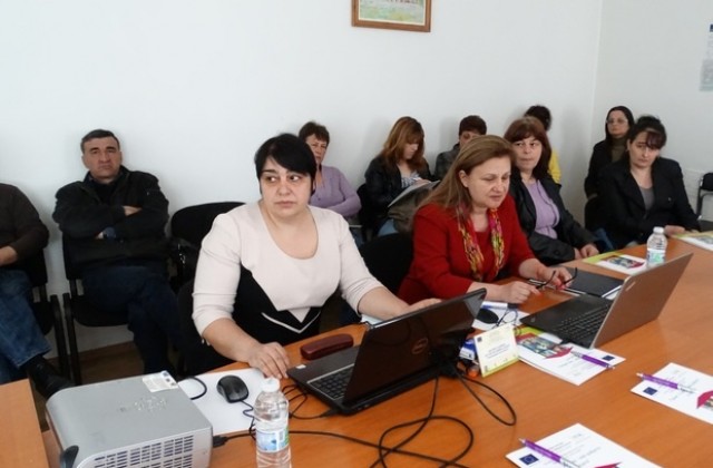 В Луковит отчетоха работата по проект У дома - най-доброто за децата