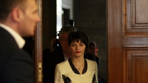 Орешарски скрил доклад на ДАНС твърди Десислава Атанасова