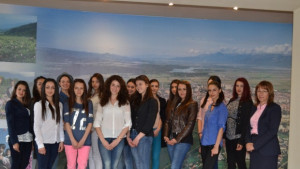 18 девойки в надпреварата за Царица Роза