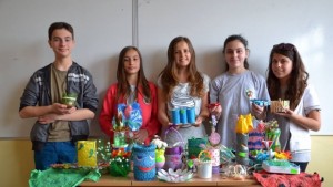 Базар с предмети от отпадъци подредиха деца от СОУ ВЛевски