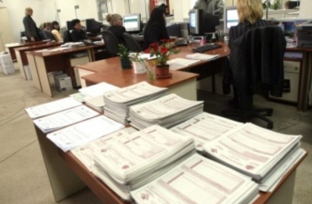 Още 200 000 декларации за доходите очаква НАП до края на април