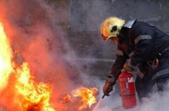 Къща изгоря до основи в дряновско село