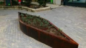 Махат саксиите във формата на лодки