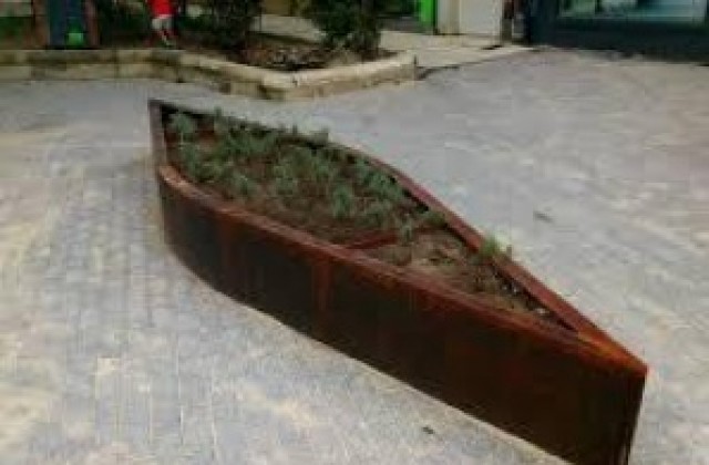 Махат саксиите във формата на лодки