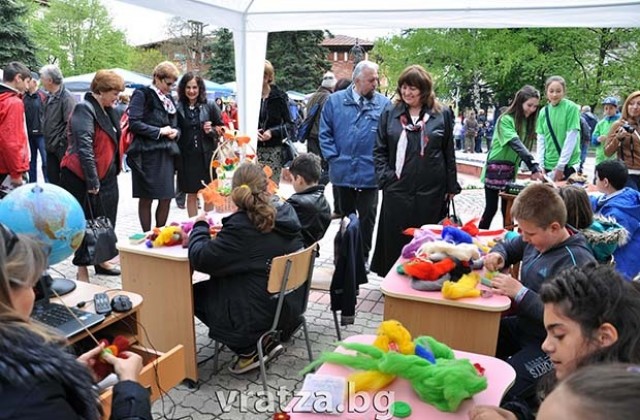 Откриха Панаира на образованието във Враца