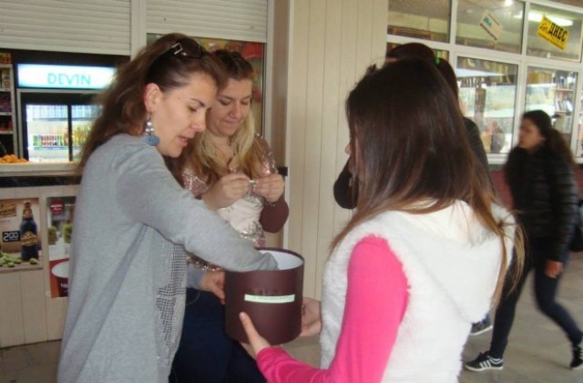 Студенти проведоха акция за Деня на Земята