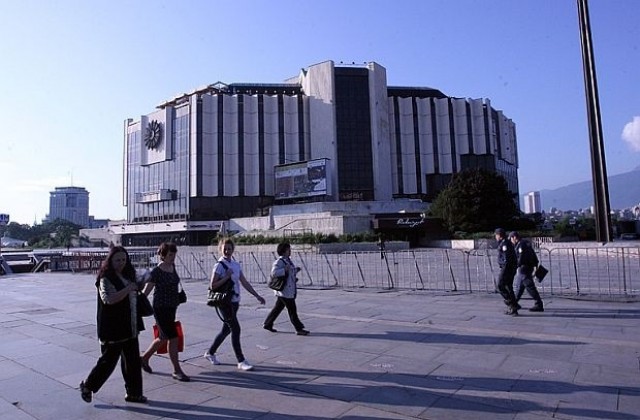 „Салон на галериите” за първи път в НДК