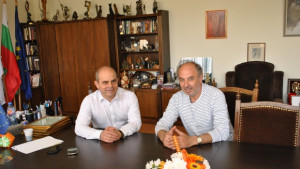 Кметът връчи златна значка Русе на актьора Николай Урумов