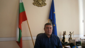 Ученическо хранене поема хотел Кюстендил и нов общински съветник на