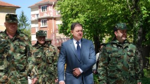 Министърът на отбраната Имам специално отношение към военния факултет в