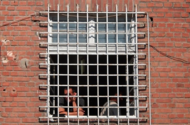 Осъдиха варненец, откраднал лаптоп и 1000 лв.