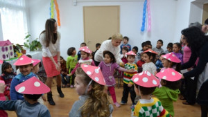 Увеличиха заплатите на медицинските специалисти в детското и училищното здравеопазване