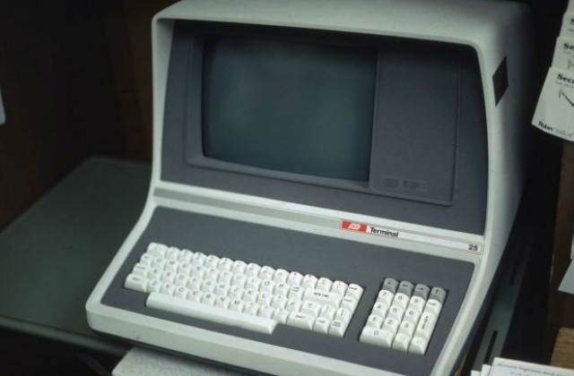 На 24 април показват първия персонален компютър